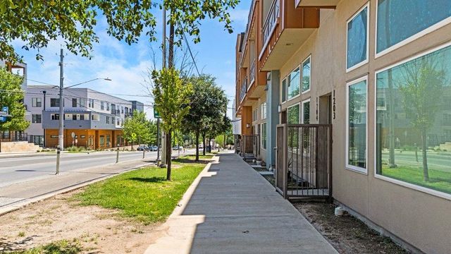 2827 Manor RD 2202, Austin, TX 78722