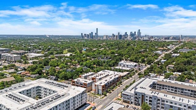 2827 Manor RD 2202, Austin, TX 78722