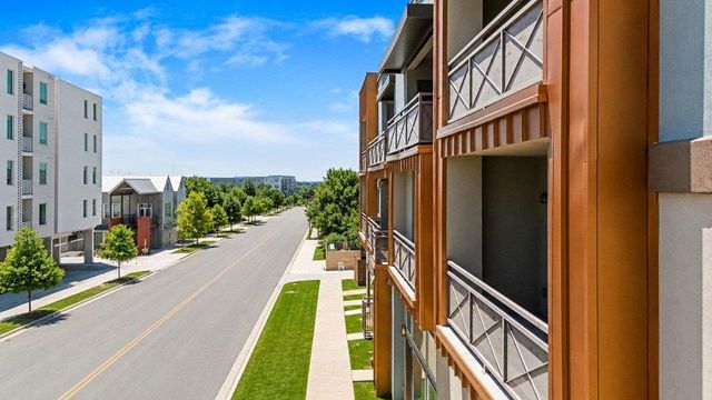 2827 Manor RD 2202, Austin, TX 78722