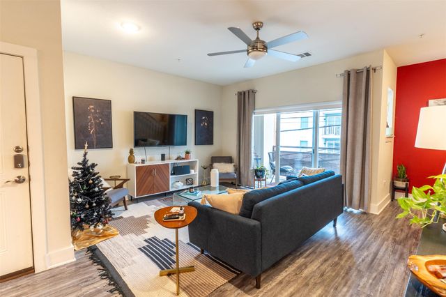 2827 Manor RD 2202, Austin, TX 78722