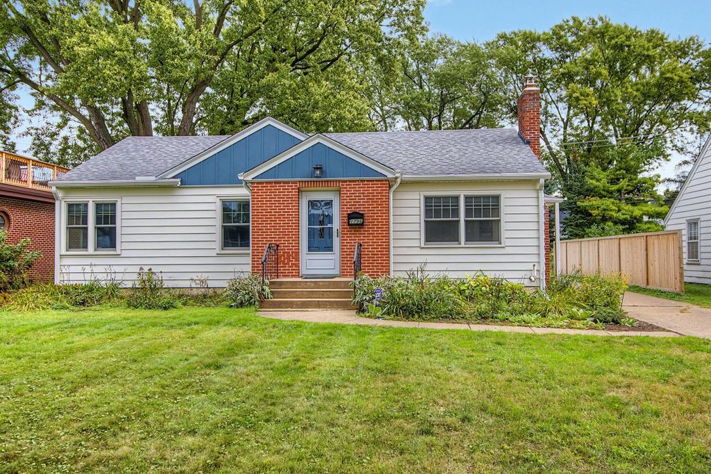 1796 Holton Street, Falcon Heights, MN 55113 — photo 2
