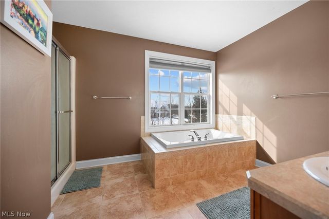 7599 Estate Avenue, Hudson, OH 44236