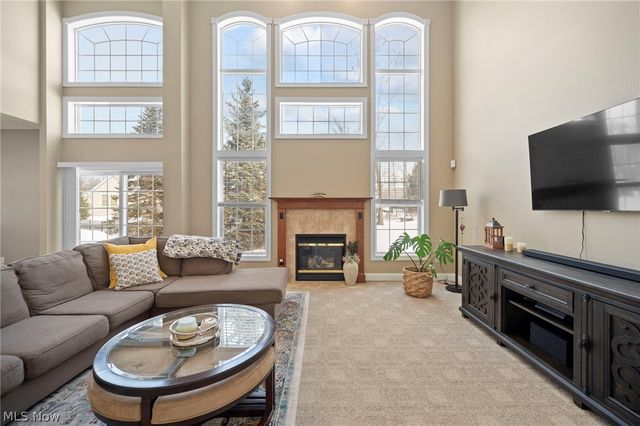 7599 Estate Avenue, Hudson, OH 44236