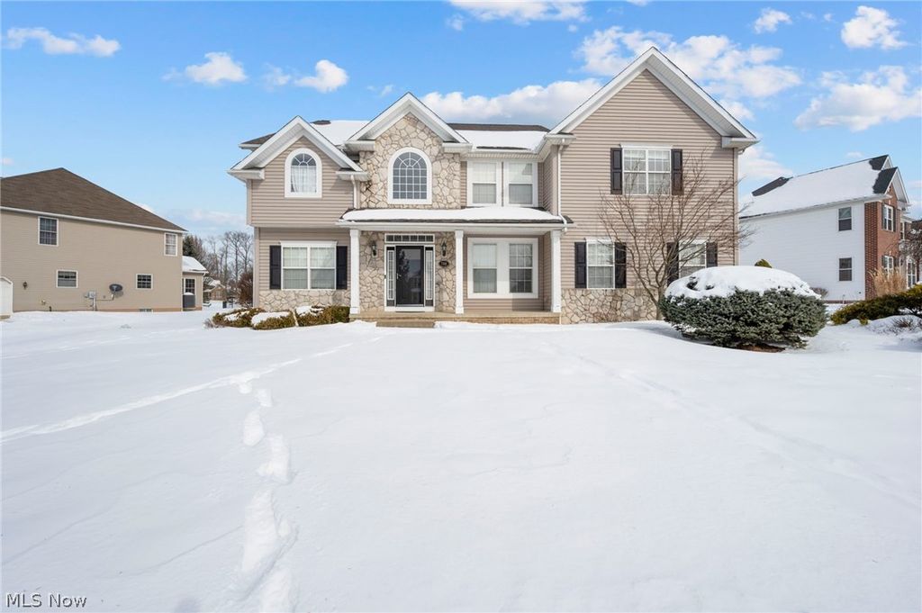 7599 Estate Avenue, Hudson, OH 44236