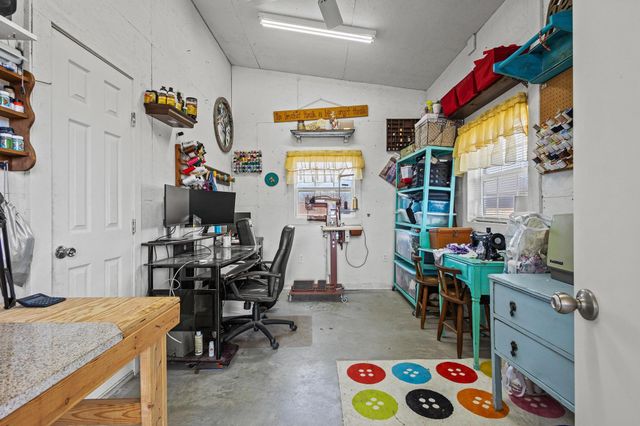 100 BOIS D ARC Circle, Trenton, TX 75490