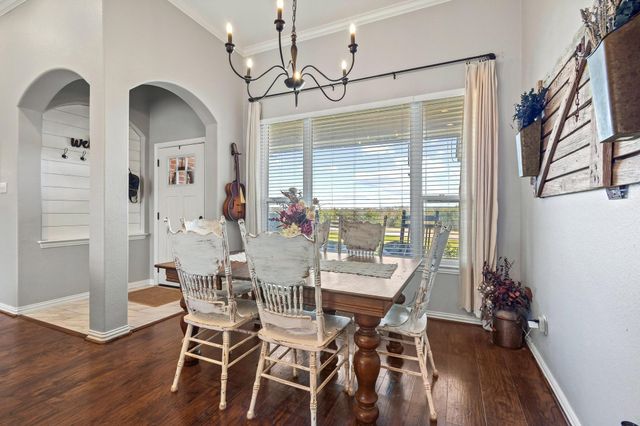 100 BOIS D ARC Circle, Trenton, TX 75490