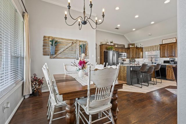 100 BOIS D ARC Circle, Trenton, TX 75490