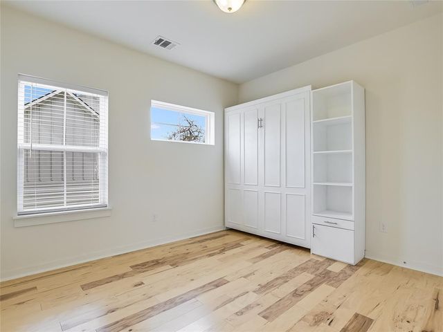 3107 Lyons RD B, Austin, TX 78702