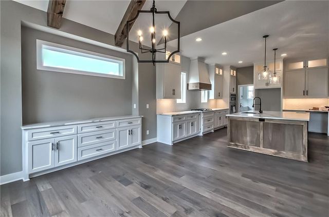 9371 W 170 Terrace, Overland Park, KS 66085