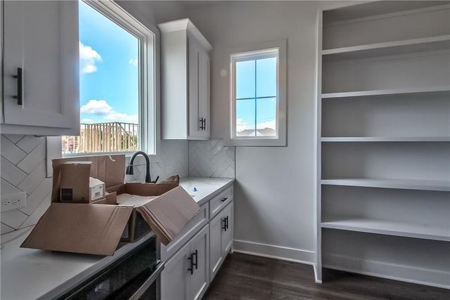 9371 W 170 Terrace, Overland Park, KS 66085