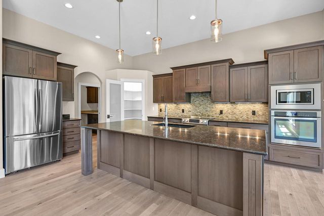 36860 Stillwater DRIVE, Summit, WI 53066