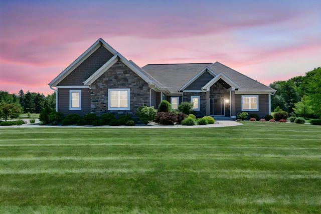 36860 Stillwater DRIVE, Summit, WI 53066