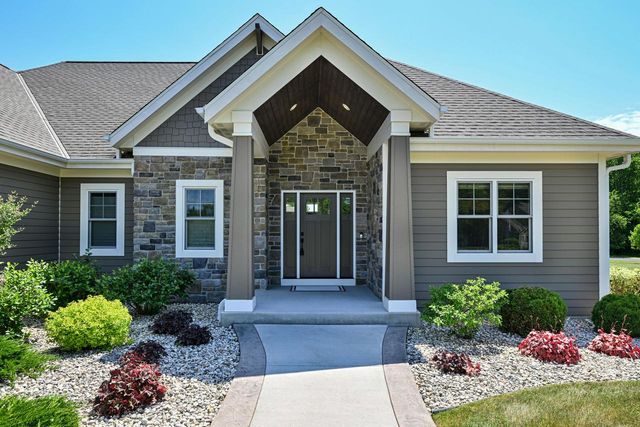 36860 Stillwater DRIVE, Summit, WI 53066