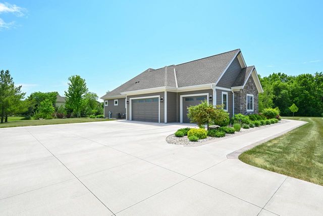 36860 Stillwater DRIVE, Summit, WI 53066