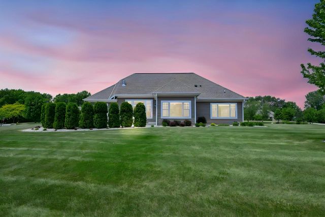 36860 Stillwater DRIVE, Summit, WI 53066