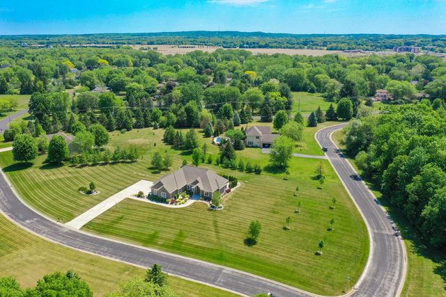36860 Stillwater DRIVE, Summit, WI 53066