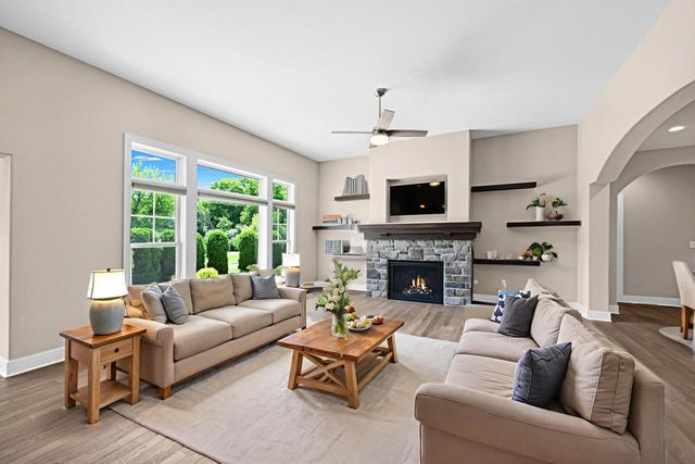 36860 Stillwater DRIVE, Summit, WI 53066