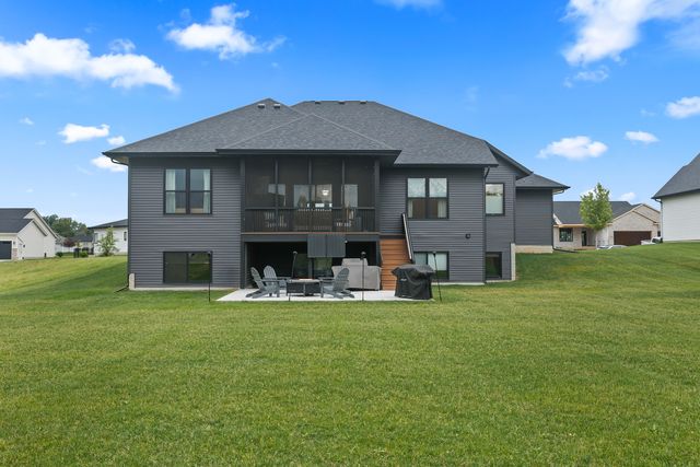 352 Madison Drive, Riverdale, IA 52722