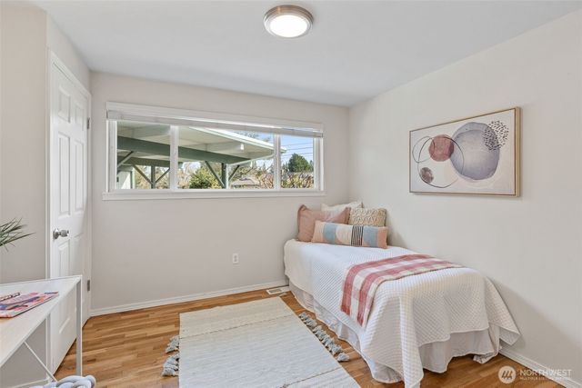 1710 N Bridgeview Dr, Tacoma, WA 98406