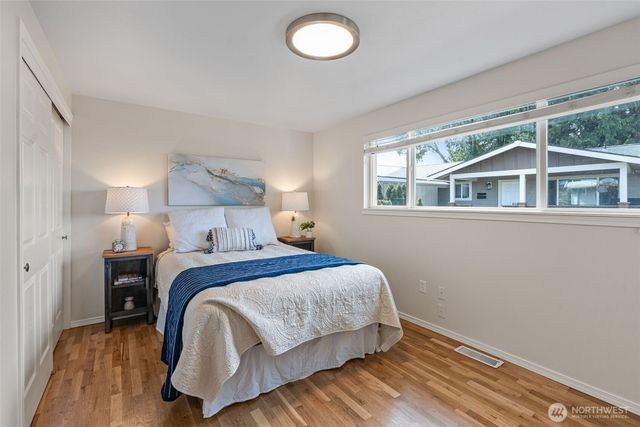 1710 N Bridgeview Dr, Tacoma, WA 98406