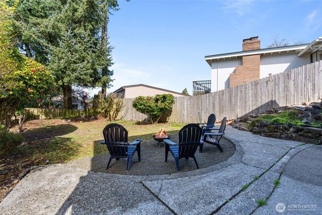 1710 N Bridgeview Dr, Tacoma, WA 98406