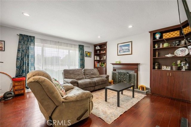 9419 Haskell Avenue, North Hills (los Angeles), CA 91343