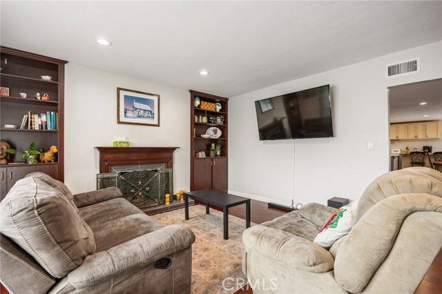 9419 Haskell Avenue, North Hills (los Angeles), CA 91343