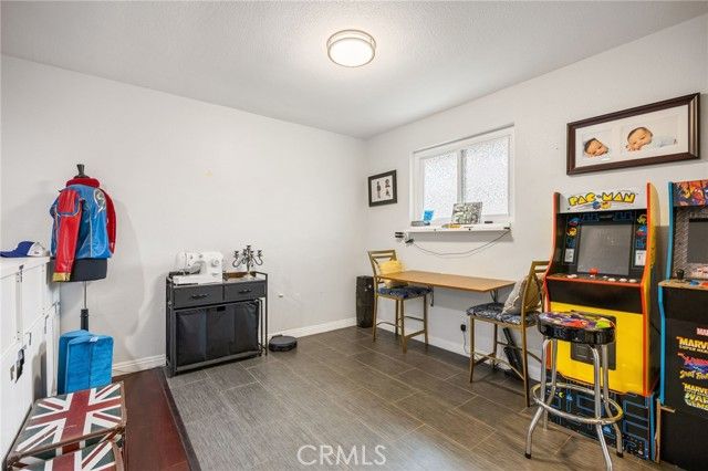 9419 Haskell Avenue, North Hills (los Angeles), CA 91343