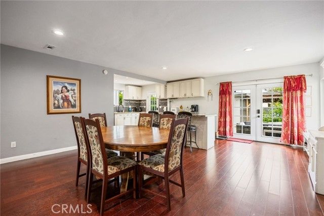 9419 Haskell Avenue, North Hills (los Angeles), CA 91343