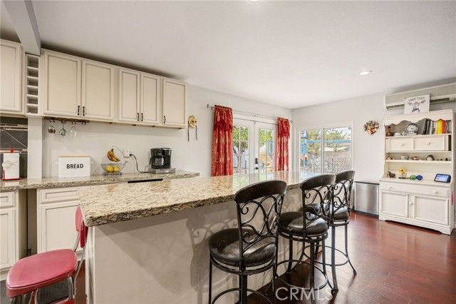 9419 Haskell Avenue, North Hills (los Angeles), CA 91343