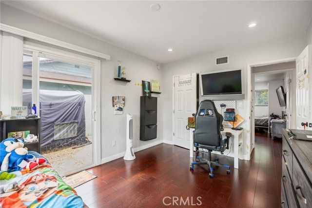 9419 Haskell Avenue, North Hills (los Angeles), CA 91343