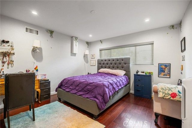 9419 Haskell Avenue, North Hills (los Angeles), CA 91343