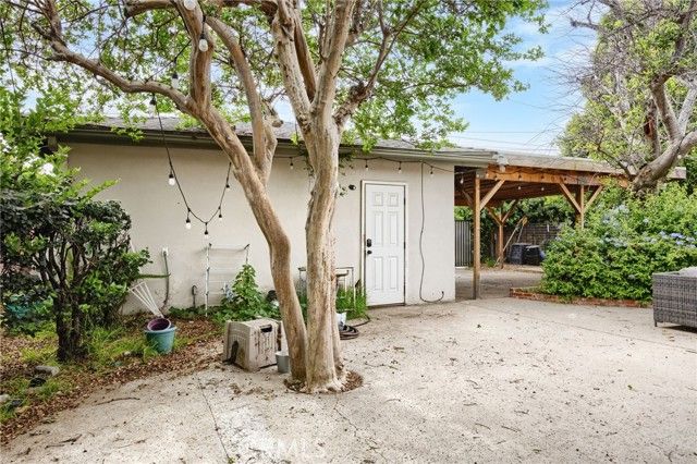 9419 Haskell Avenue, North Hills (los Angeles), CA 91343