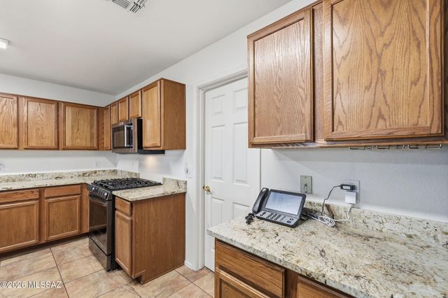 5758 W King Snake Drive, Tucson, AZ 85742