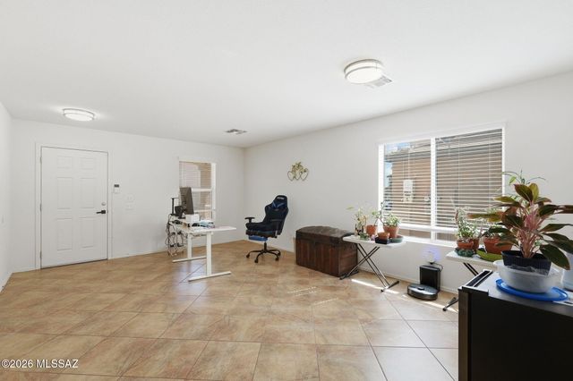 5758 W King Snake Drive, Tucson, AZ 85742