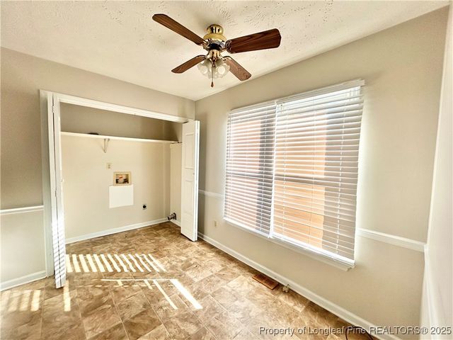 4324 Falls Drive, Hope Mills, NC 28348