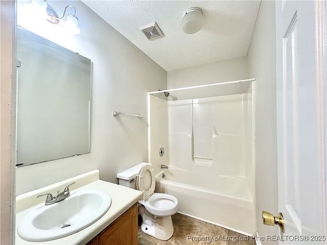 4324 Falls Drive, Hope Mills, NC 28348