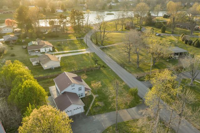 108 Lake Valley Road, Dickson, TN 37055