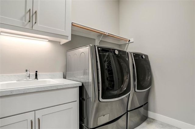 25215 W 92nd Street, Lenexa, KS 66227
