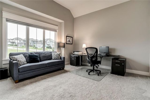 25215 W 92nd Street, Lenexa, KS 66227