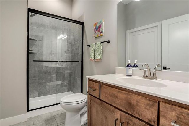 25215 W 92nd Street, Lenexa, KS 66227