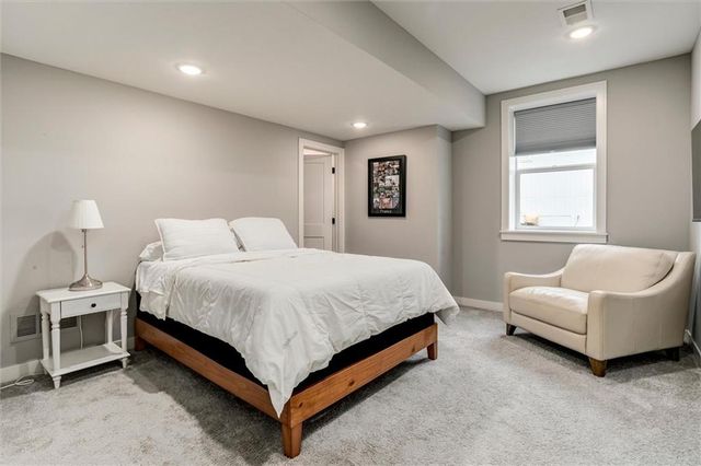 25215 W 92nd Street, Lenexa, KS 66227