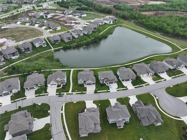 25215 W 92nd Street, Lenexa, KS 66227