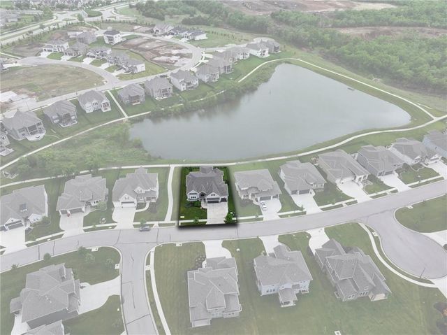 25215 W 92nd Street, Lenexa, KS 66227
