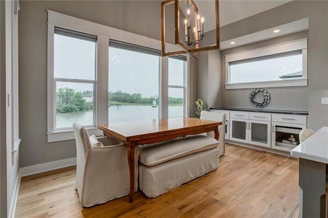 25215 W 92nd Street, Lenexa, KS 66227