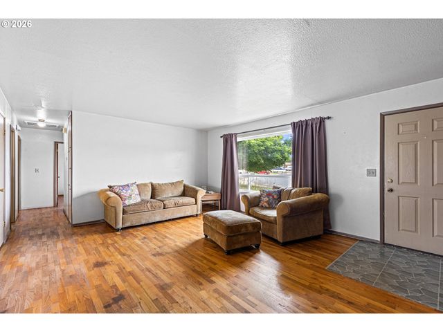 4203 Sw SHERIDAN Ave, Pendleton, OR 97801