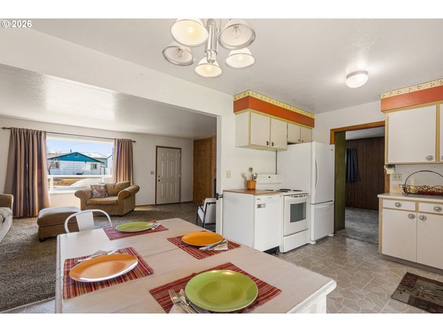 4203 Sw SHERIDAN Ave, Pendleton, OR 97801