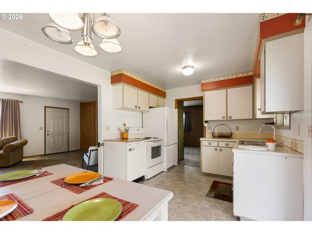 4203 Sw SHERIDAN Ave, Pendleton, OR 97801