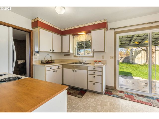 4203 Sw SHERIDAN Ave, Pendleton, OR 97801