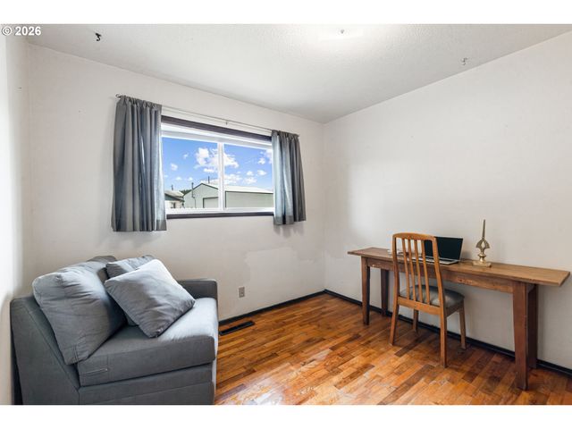 4203 Sw SHERIDAN Ave, Pendleton, OR 97801